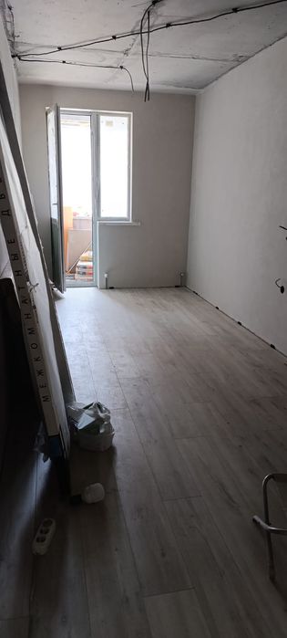 Укладка ламината,  кварцвинила, spc, наливной пол