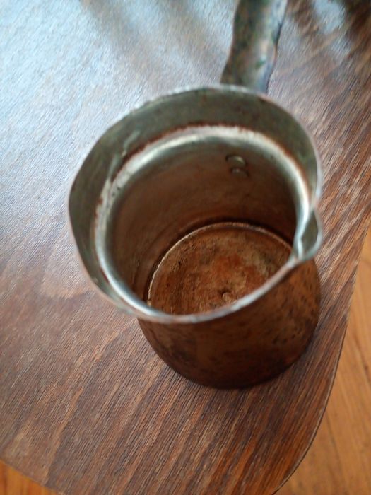 Медни  джезвета, чаши, пепелници, вази, свещници, пана/подноси