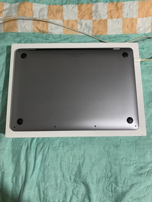 MacBook Pro Intel i5 13-inch 2020 8gb 256gb