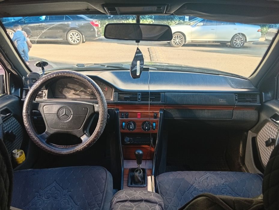 Продам Мерседес 230E w124