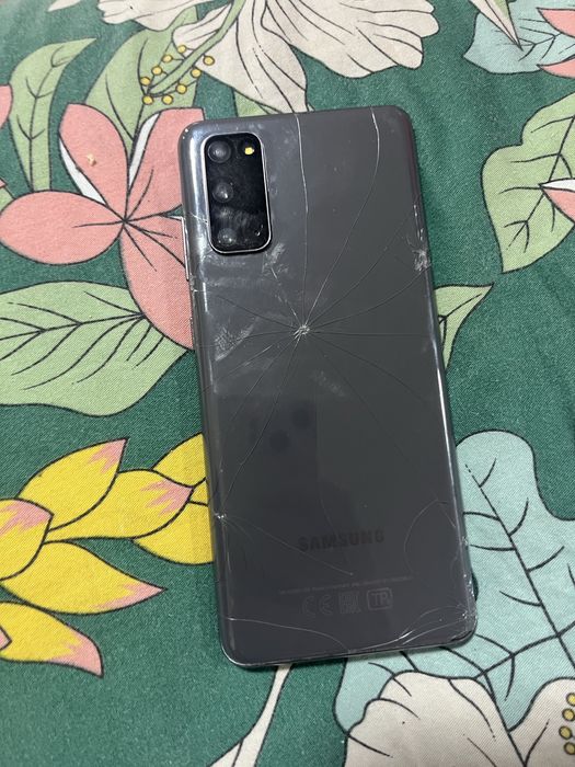 Samsung s20 8/128 пк обмен