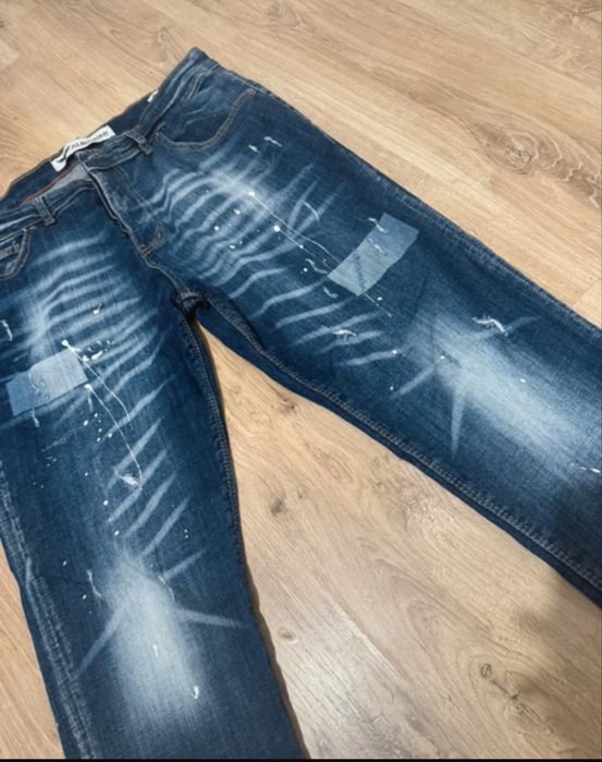 Blugi noi fara eticheta