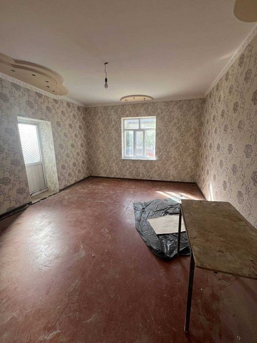 Zangiota.Bozsuv.6xonali uyni 12sotihda yer narxiga sotaman.Barter bor