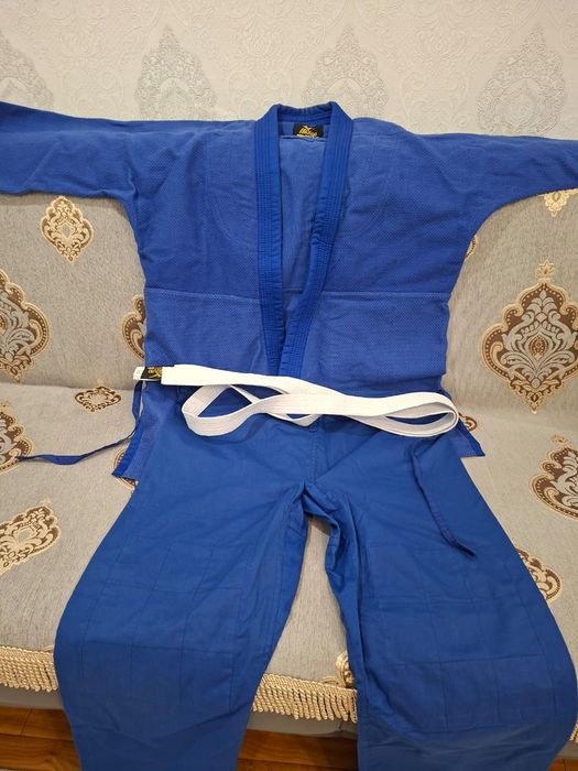 продам  костюм казакша курес б/у