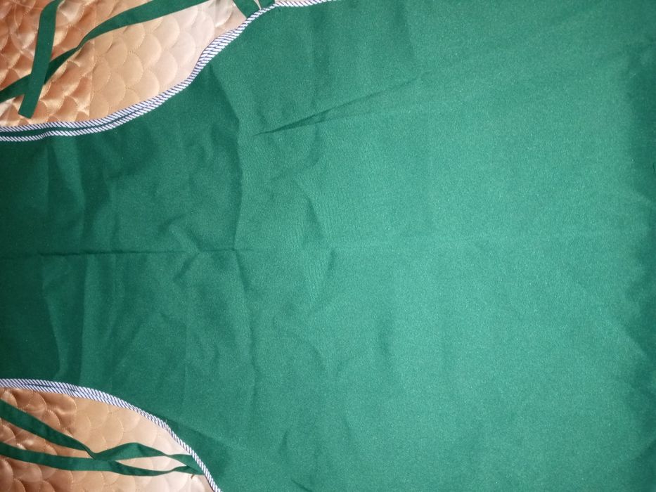 Продам спец  фартук с пилоткой