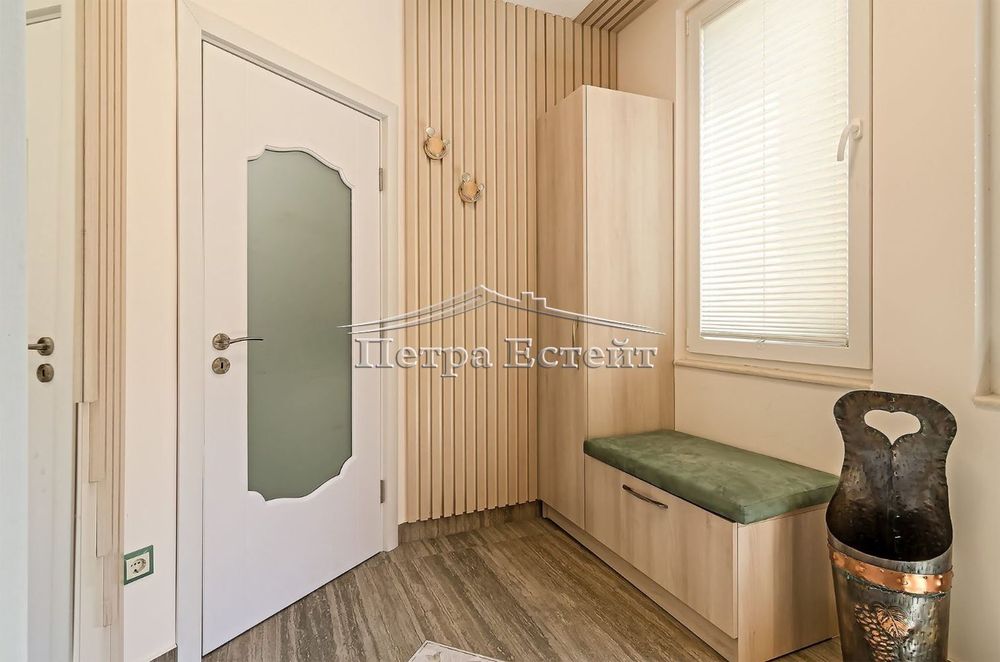 Луксзен тристаен под наем в Варна-Гръцка махала