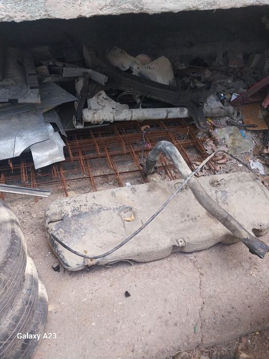 Авто на запчт сироеин унверсальпроизводства франциии