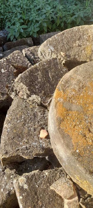 Дялан камък от стъпала