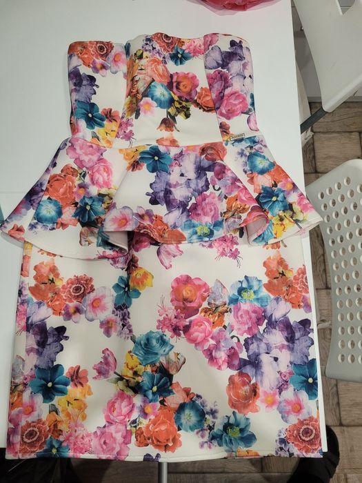 Рокля KATRUS на цветя