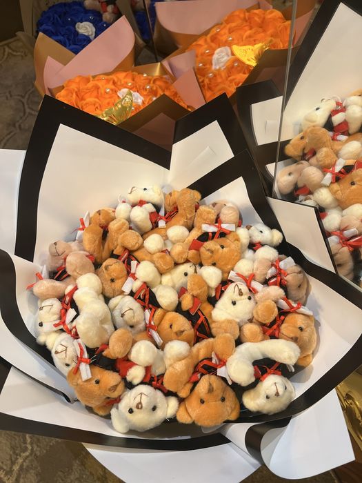 Vand buchet cu ursuleti !