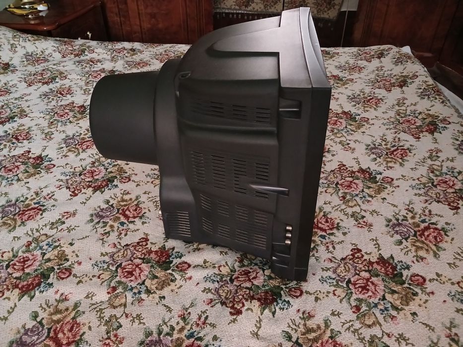 Телевизор маленький