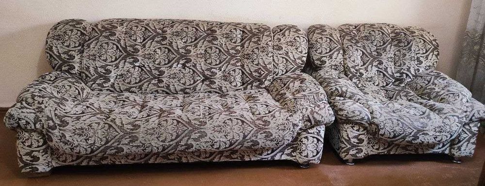 Диван и два кресла б/у.