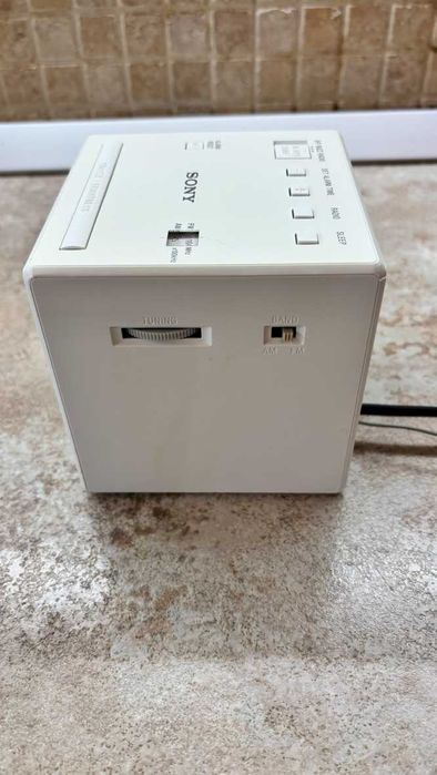 Ceas cu Radio Sony ICF-C1 | Stare Impecabilă (Ca Nou) | Design Cub