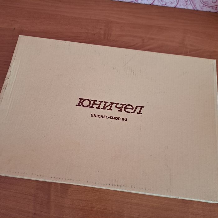 Кроссовки осенние , имеется доставка