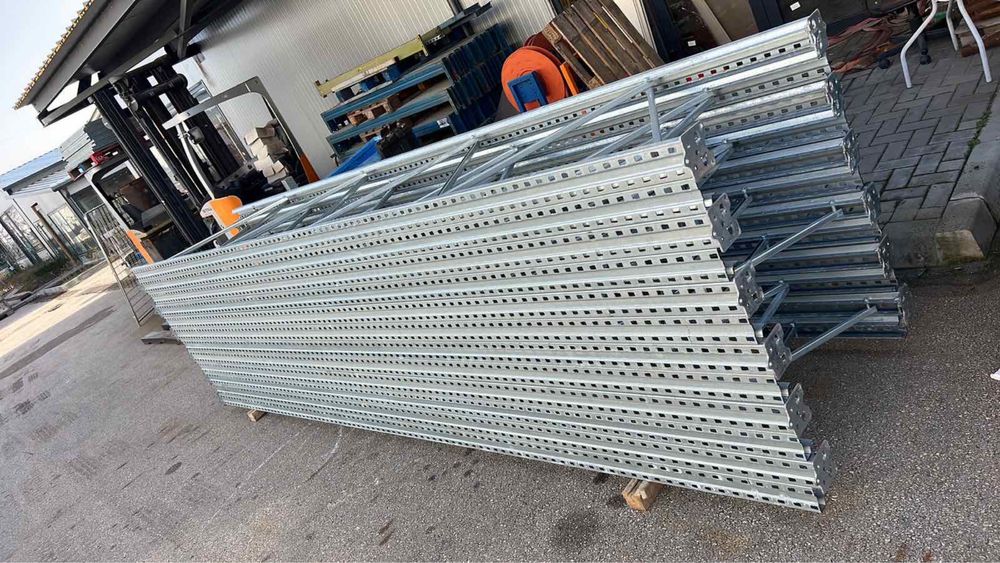 Стелажи за складове и гаражи