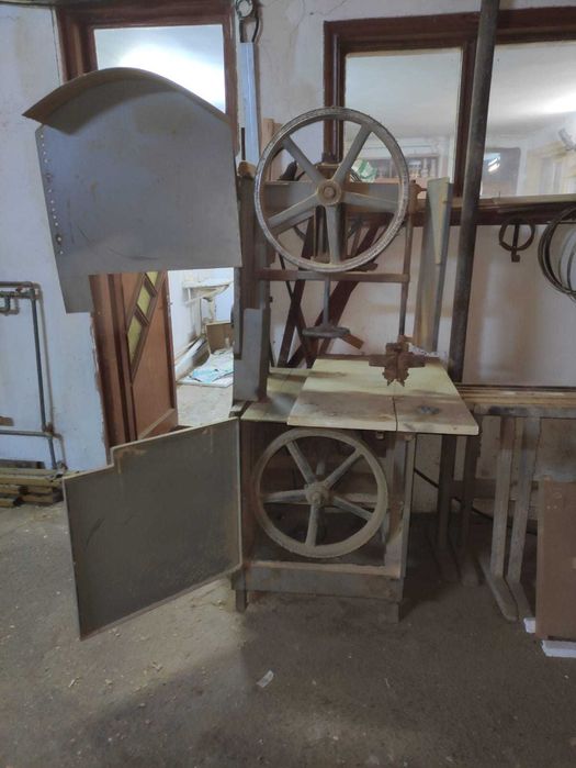 Vand masini de tamplarie second hand