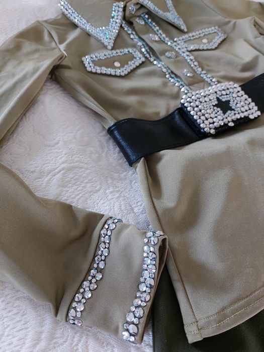 Костюм для фигурного катания