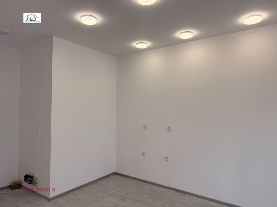 Дава се под наем Заведение в Севлиево - 50 кв.м за 598.23 € - Снимка #5