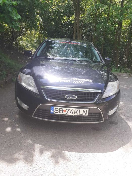 Vând Ford Mondeo