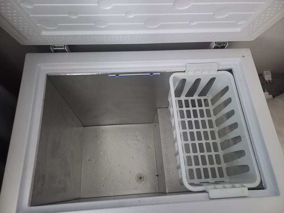 Продам морозильник