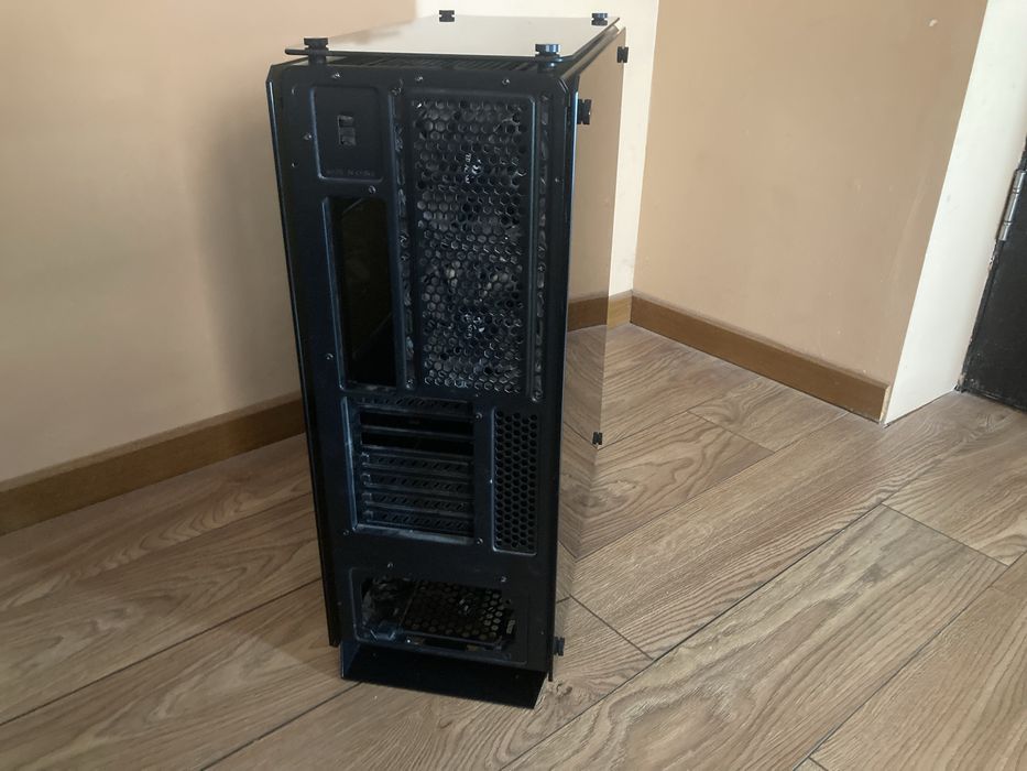 URGENT Carcasă PC Redragon Ironhide  9 ventilatoare