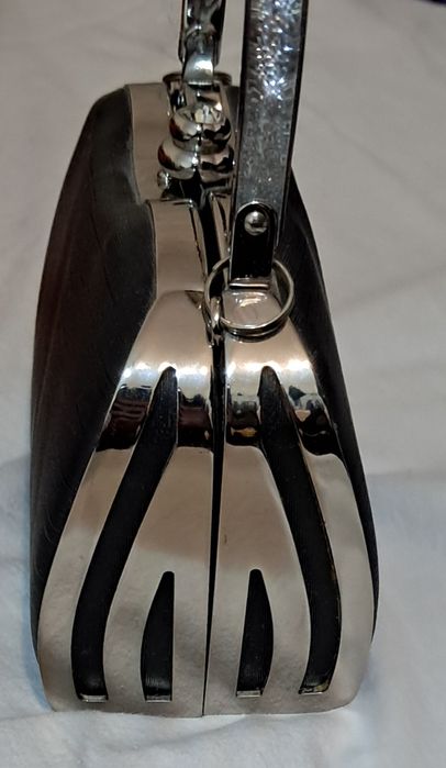 Нова чанта, вечерна, тип Ябълка, черна