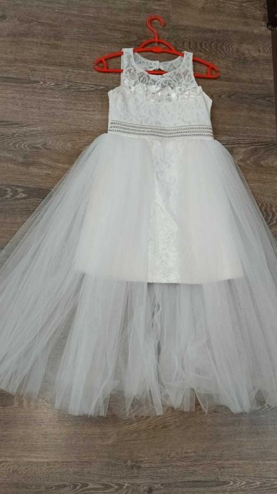 Платье с шлеймом.