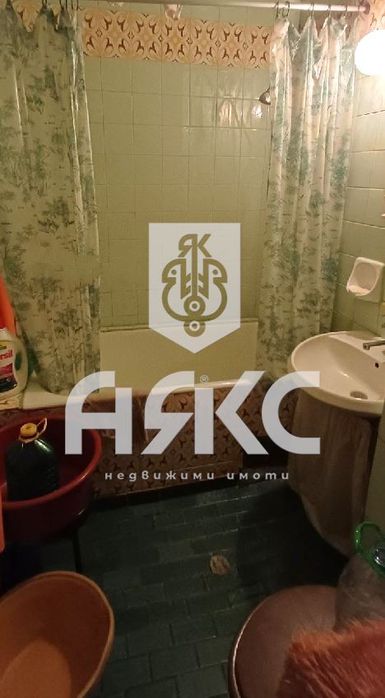 Продава се Тристаен апартамент в София, Надежда 2 - 95 кв.м за 1885 €/кв.м - Снимка #10