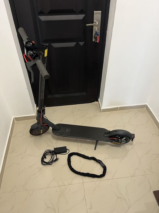 Trotineta electrica Xiaomi Mi Electric Scooter pro 2