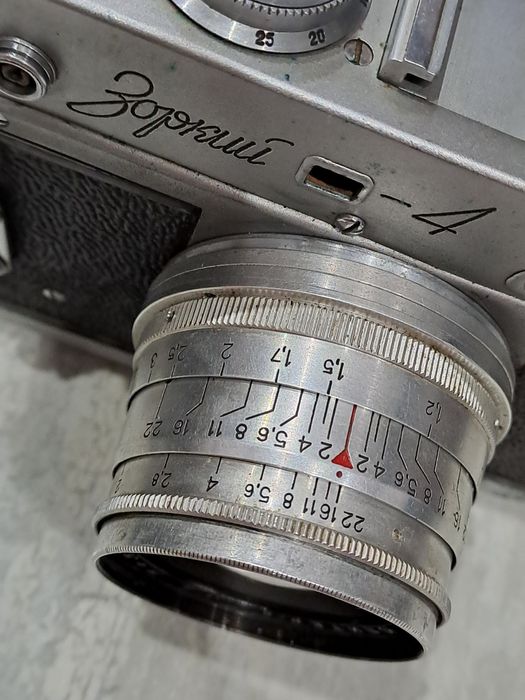 Фотоапарат Зоркий-4
