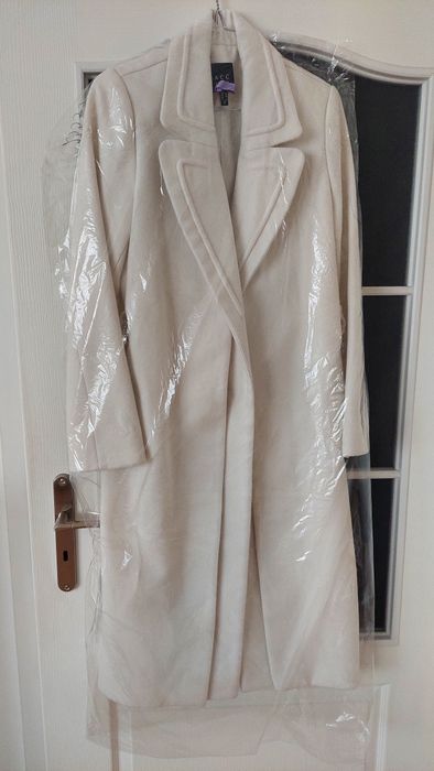Бяло палто размер S