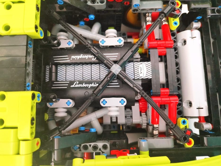 Lamborghini Sian FKP 37 – Голям LEGO Technic модел (Реплика, 3700+ части)
