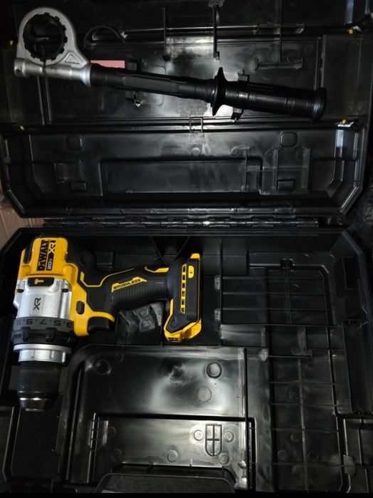 Продам аккумуляторный инструмент DeWalt