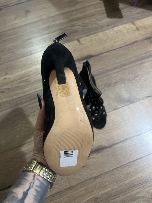 Reserved noi elegante