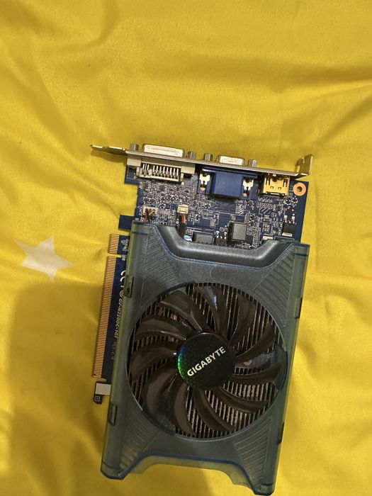 Placa video Gigabite geforce gt 220 1gb