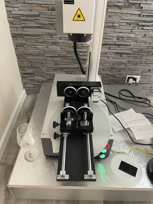 Laser UV 5W profesional gravura bijuterii metal sticla