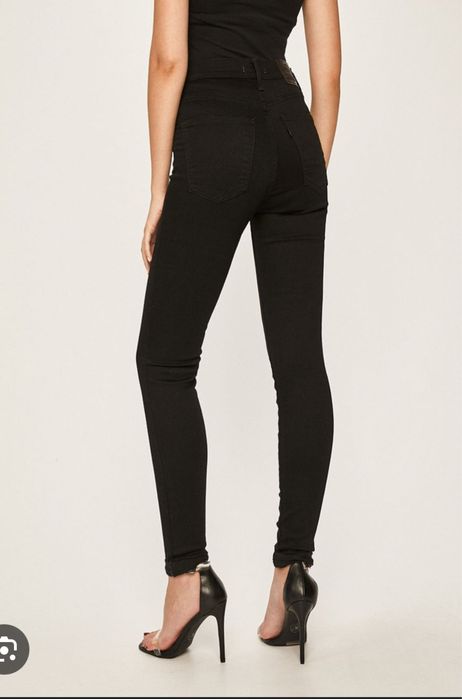 Дамски дънки Levi’s нови!!!