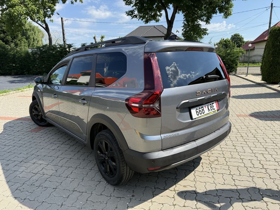 Dacia jogger  EXTREME full option benzina 1.0 L 110 cp 6 trepte