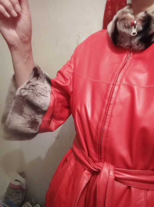 Куртка срочно продаю!