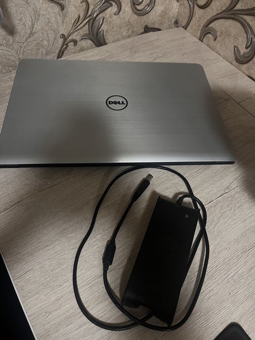 Noutbuk DELL Inspiron 5547