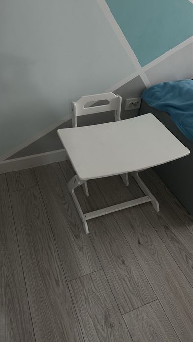 Продам детский столик со стульчиком