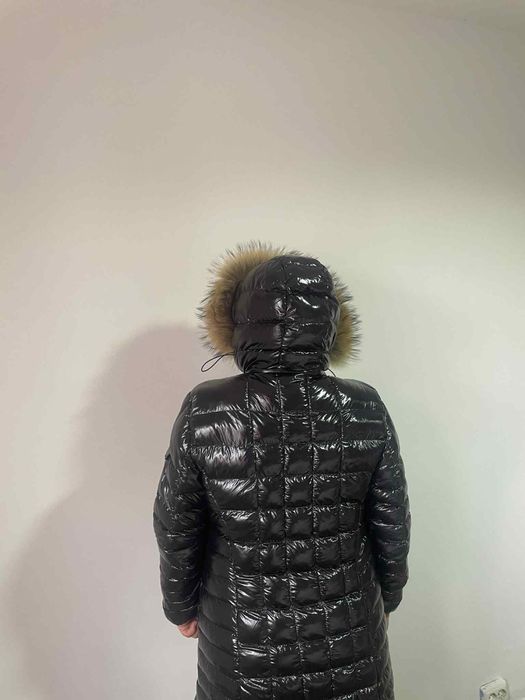 Vand geaca Moncler 1,68 se potriveste 70 kg