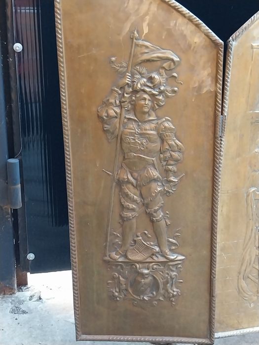 Paravan antiscantei pt.semineu, alamă