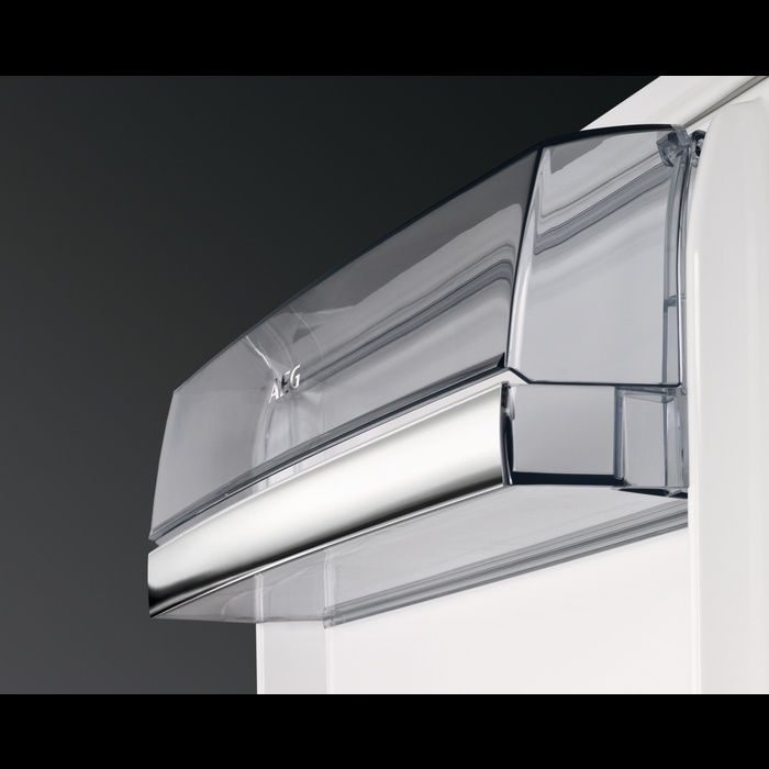 Frigider incorporabil AEG SKE818E1DC, A++, H 176.9 cm, nou sigilat