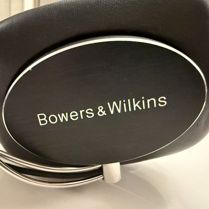 Casti Bowers & Wilkins P7
