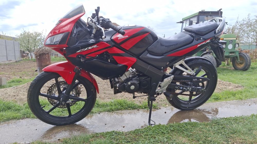 Honda cbr 125 2010