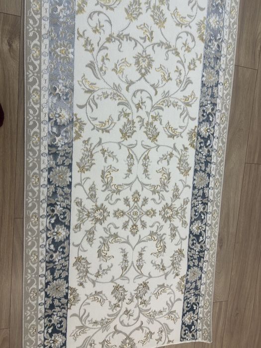 Ковровая дорожка новая ,размер ширина 1 метр ,длина 6,5 метра