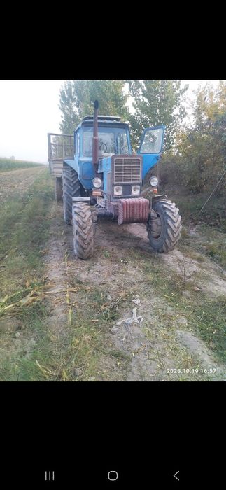 82.traktor sotiladi.