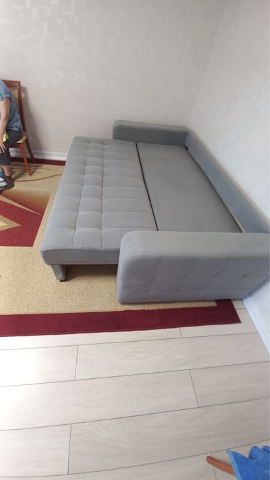 Продам диван  б у