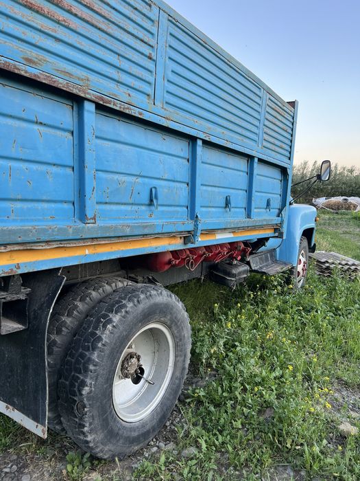 селхозтехника gaz 53 bort kutaradi